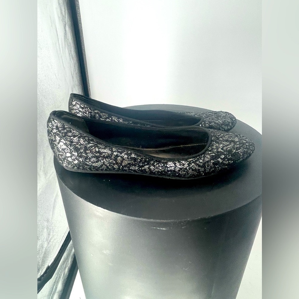 The touch of Nina flat black size 9